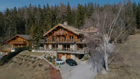 Luxury Chalet Mountain View Haven of Peace Close to Crans, 5 bedrooms in Lens