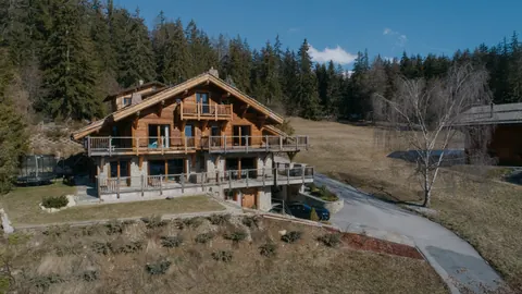 Luxury Chalet Mountain View Haven of Peace Close to Crans, 5 bedrooms in Lens New for sale For Super Rich