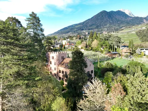 Luxury Castle Panoramic View and Mountain view, 8 bedrooms in Merano South Tyrol luxury for sale For Super Rich