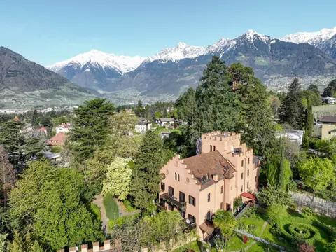 Luxury Castle Panoramic View and Mountain view, 8 bedrooms in Merano South Tyrol ultra luxury for sale For Super Rich