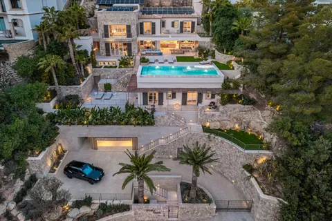 Modern Villa PURA VIDA Sea views, 5 bedrooms in Puerto de Andratx - Mallorca Pura Vida for sale For Super Rich