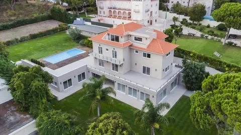 Premium House Swimming pool SPA, gym, 7 bedrooms in Lisbon