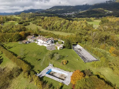 Premium Villa Mountain View with panoramic hillside, 7 bedrooms in Santa Giustina ultra luxury for sale For Super Rich
