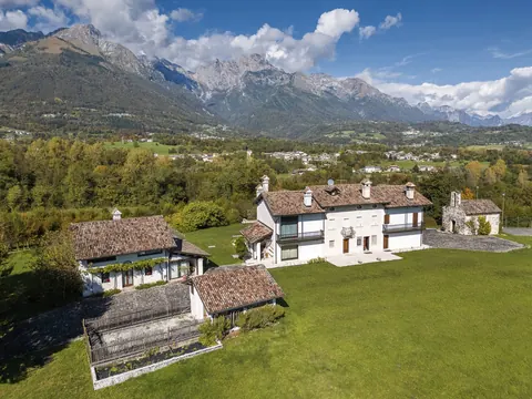 Premium Villa Mountain View with panoramic hillside, 7 bedrooms in Santa Giustina exclusive for sale For Super Rich