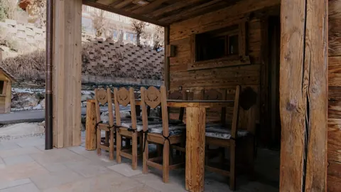 Luxury Chalet Mountain View Haven of Peace Close to Crans, 5 bedrooms in Lens unique for sale For Super Rich