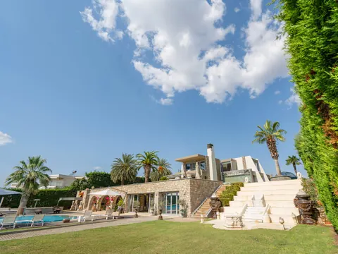 Luxury Villa Beach Front Sea View, 5 bedrooms in Halkidiki