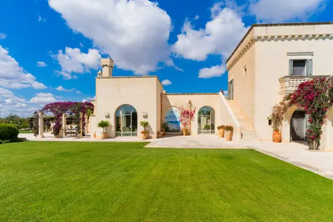 Design Villa Panoramic View, 5 bedrooms in Carpignano Salentino search for sale For Super Rich