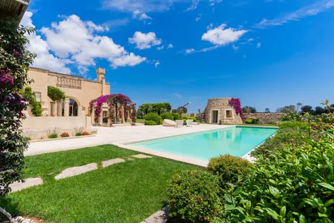 Design Villa Panoramic View, 5 bedrooms in Carpignano Salentino