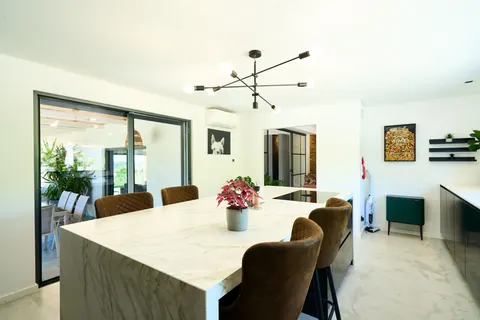 Modern House Mountain View, infinity pool, heated jacuzzi, 6 bedrooms in Algarve deal for sale For Super Rich