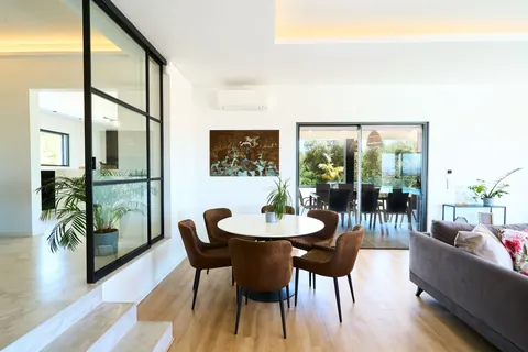 Modern House Mountain View, infinity pool, heated jacuzzi, 6 bedrooms in Algarve top for sale For Super Rich