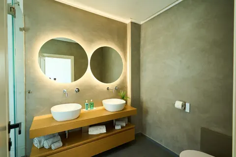 Modern House Mountain View, infinity pool, heated jacuzzi, 6 bedrooms in Algarve expensive for sale For Super Rich