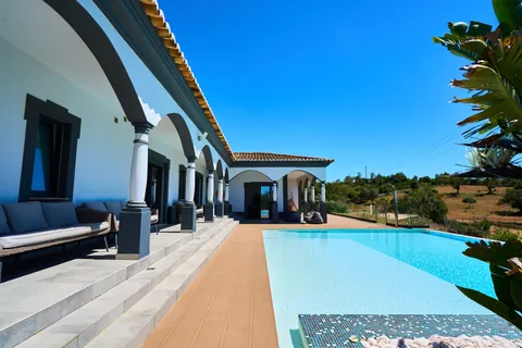 Modern House Mountain View, infinity pool, heated jacuzzi, 6 bedrooms in Algarve buy for sale For Super Rich
