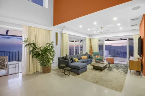 Luxury Penthouse Beach Front Panoramic View, 6 bedrooms in Jaco property for sale For Super Rich