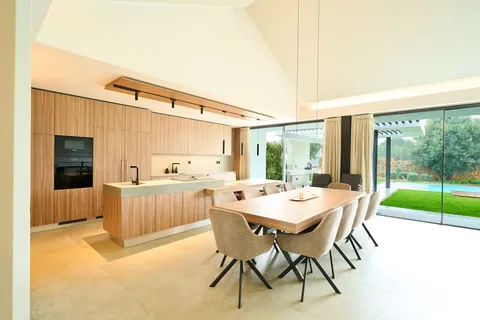 Modern House Golf View, 12-meter swimming pool, 6 bedrooms in Algarve property for sale For Super Rich