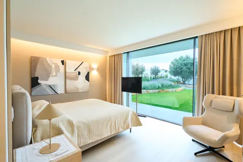 Modern House Golf View, 12-meter swimming pool, 6 bedrooms in Algarve top for sale For Super Rich