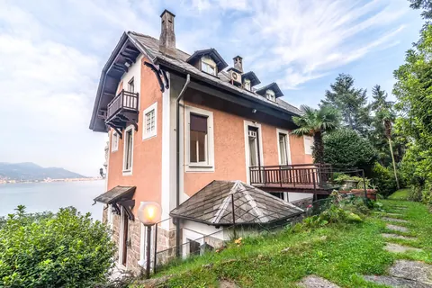 Premium Villa overlooks the Borromean Islands two large terraces, 6 bedrooms in Lake Maggiore properties for sale For Super Rich