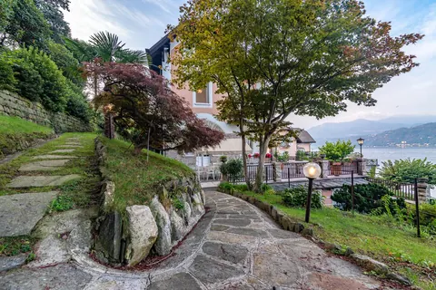 Premium Villa overlooks the Borromean Islands two large terraces, 6 bedrooms in Lake Maggiore Classified ads for sale For Super Rich