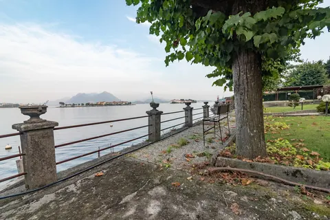 Premium Villa overlooks the Borromean Islands two large terraces, 6 bedrooms in Lake Maggiore price for sale For Super Rich