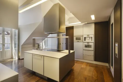 Elegant Apartment City View Private roof terrace, 3 bedrooms in Lisbon search for sale For Super Rich