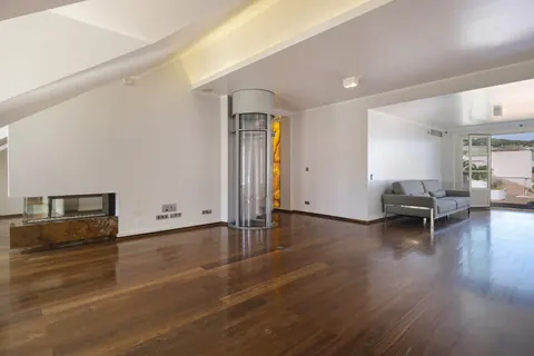 Elegant Apartment City View Private roof terrace, 3 bedrooms in Lisbon real estate for sale For Super Rich