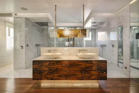 Elegant Apartment City View Private roof terrace, 3 bedrooms in Lisbon Classified ads for sale For Super Rich