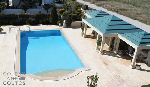 Luxury Villa Quiet area & Pool 5 cars parking space, 4+2 bedrooms in Athens Used for sale For Super Rich