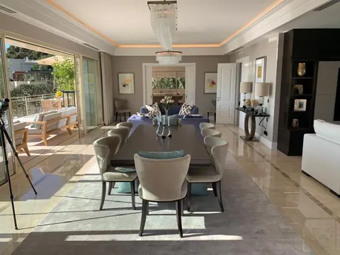 Luxury Villa Overlooking Baie de Villefranche Pool, Jacuzzi and sauna, +5 bedrooms in St Jean Cap Ferrat deal for sale For Super Rich