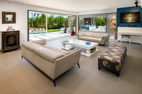 Premium Villa Golf View tropical gem, 4 bedrooms in Mont Choisy buy for sale For Super Rich