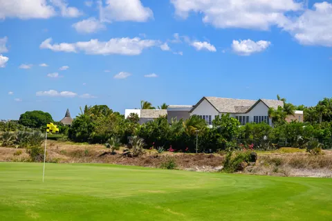 Premium Villa Golf View tropical gem, 4 bedrooms in Mont Choisy value for sale For Super Rich