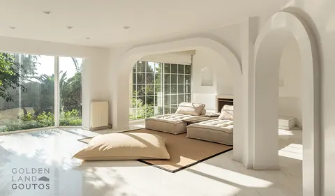 Luxury House Vaste garden of 1000 sqm Nice swimming pool, 6 bedrooms in Athens price for sale For Super Rich