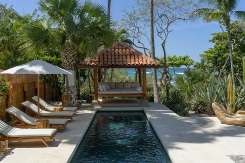 Luxury Villa Serena Beachfront, 5 bedrooms in Tamarindo