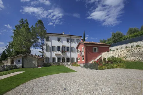 Century Villa Built 1826 Outdoor Swimming Pool, 16 bedrooms in Lake Garda ID-11726 for sale For Super Rich