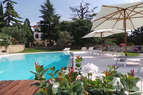 Century Villa Built 1826 Outdoor Swimming Pool, 16 bedrooms in Lake Garda available for sale For Super Rich