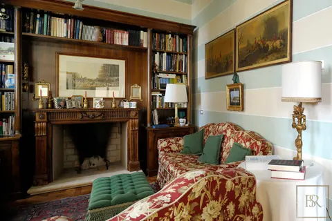 Century Villa Built 1826 Outdoor Swimming Pool, 16 bedrooms in Lake Garda price for sale For Super Rich