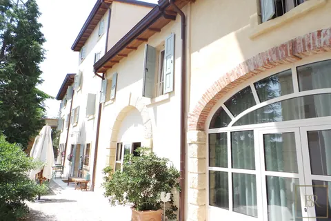 Century Villa Built 1826 Outdoor Swimming Pool, 16 bedrooms in Lake Garda exclusive for sale For Super Rich