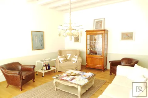 Century Villa Built 1826 Outdoor Swimming Pool, 16 bedrooms in Lake Garda prix for sale For Super Rich