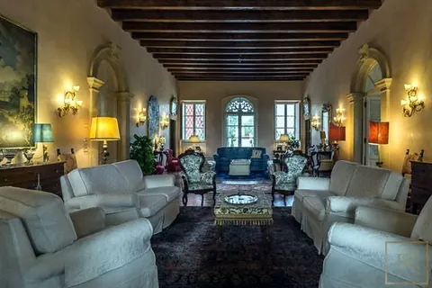 Century Villa Built 1826 Outdoor Swimming Pool, 16 bedrooms in Lake Garda image for sale For Super Rich