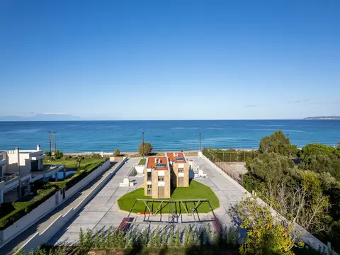 Modern Villa Beach Front 10 meters from the crystal-clear waters of the Aegean Sea, 5 bedrooms in Halkidiki