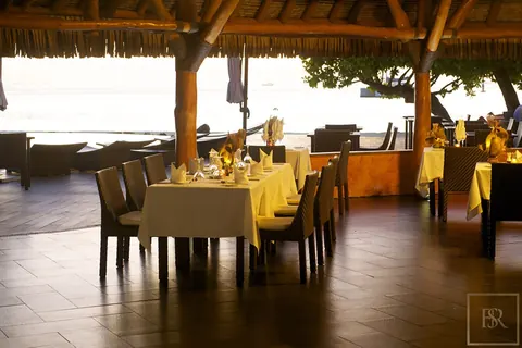 Luxury Hotel Beach Front Private Beach, bungalows, 32 bedrooms in Tahiti property for sale For Super Rich