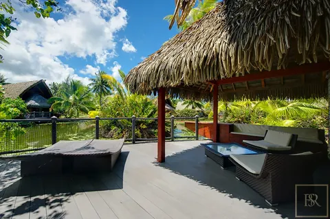 Luxury Hotel Beach Front Private Beach, bungalows, 32 bedrooms in Tahiti value for sale For Super Rich