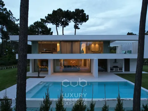 Design Villa SAINT-TROPEZ near two golf courses, 6 bedrooms in Almada Aroira