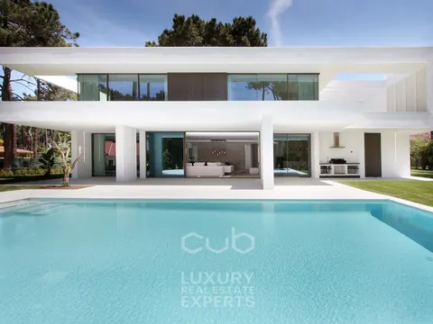Design Villa SAINT-TROPEZ near two golf courses, 6 bedrooms in Almada Aroira value for sale For Super Rich