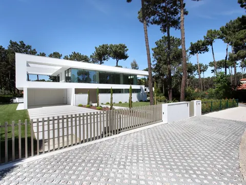 Design Villa SAINT-TROPEZ near two golf courses, 6 bedrooms in Almada Aroira Classified ads for sale For Super Rich