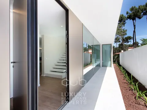 Design Villa SAINT-TROPEZ near two golf courses, 6 bedrooms in Almada Aroira luxury for sale For Super Rich