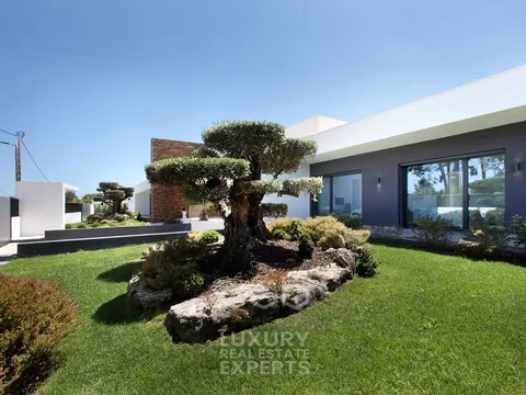 Design Villa MALDIVAS views of the garden and pool, 4 bedrooms in Verdizela New for sale For Super Rich