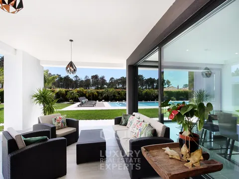 Design Villa MALDIVAS views of the garden and pool, 4 bedrooms in Verdizela top for sale For Super Rich