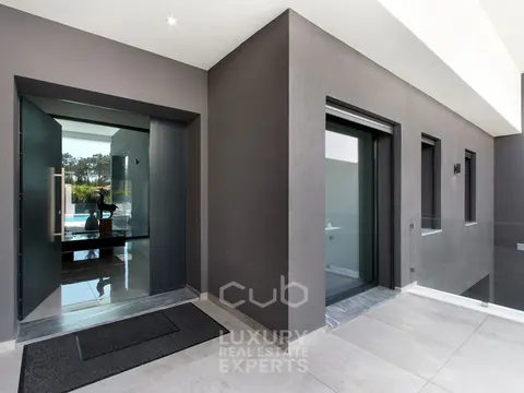 Design Villa MALDIVAS views of the garden and pool, 4 bedrooms in Verdizela luxury for sale For Super Rich