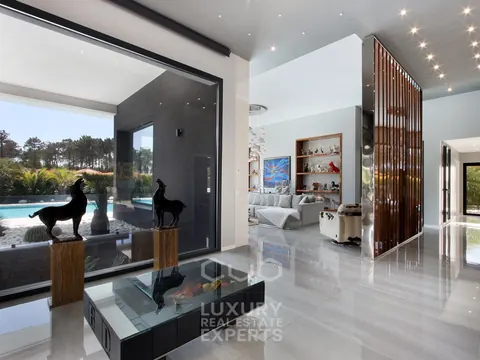 Design Villa MALDIVAS views of the garden and pool, 4 bedrooms in Verdizela ultra luxury for sale For Super Rich