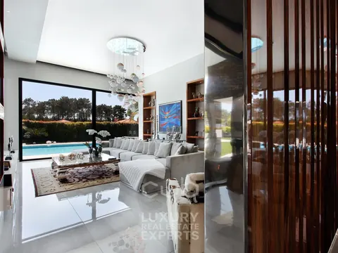 Design Villa MALDIVAS views of the garden and pool, 4 bedrooms in Verdizela expensive for sale For Super Rich