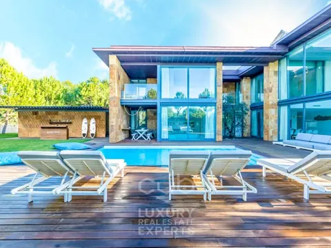 Design House KOKO first line of the beach, 5 bedrooms in Troja
